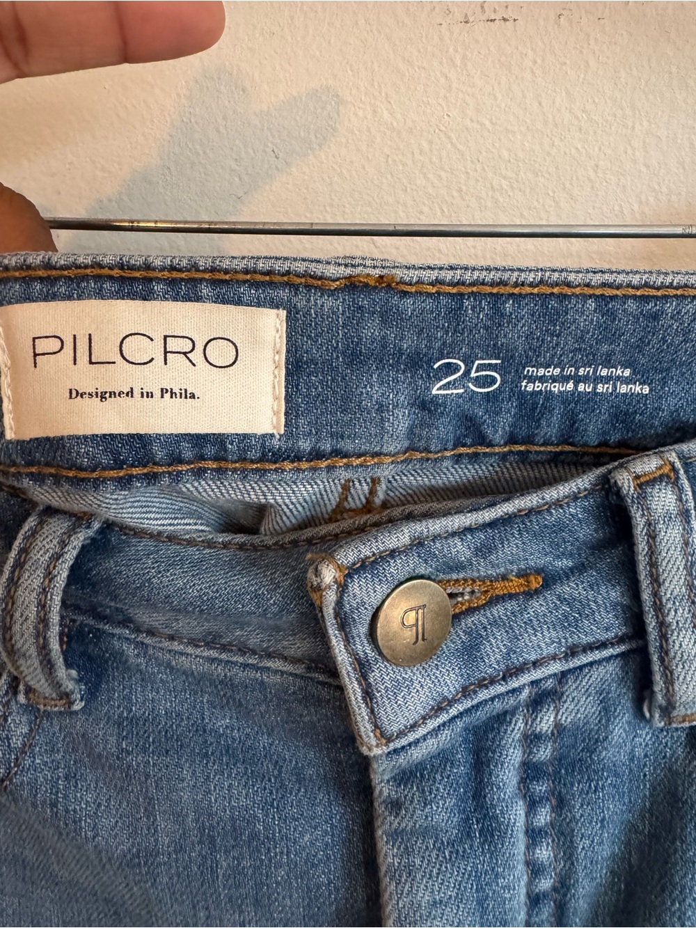 Pilcro Anthropologie Heart Print Barrel Leg Jeans Size 25 - Picture 4 of 10